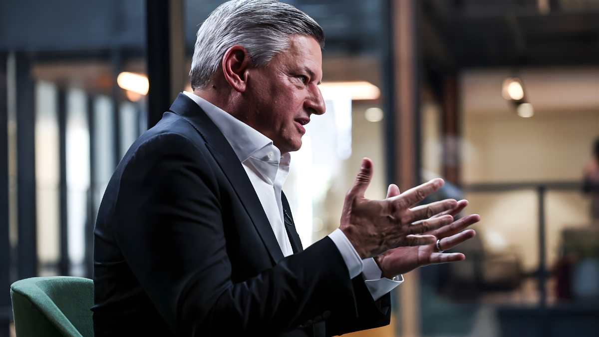 नेटफ्लिक्स के CEO सरांडोस ने ट्रंप को व्यक्ति के रूप में खुलकर सराहा, वार्नर की बोली से ठीक पहले दी तारीफ