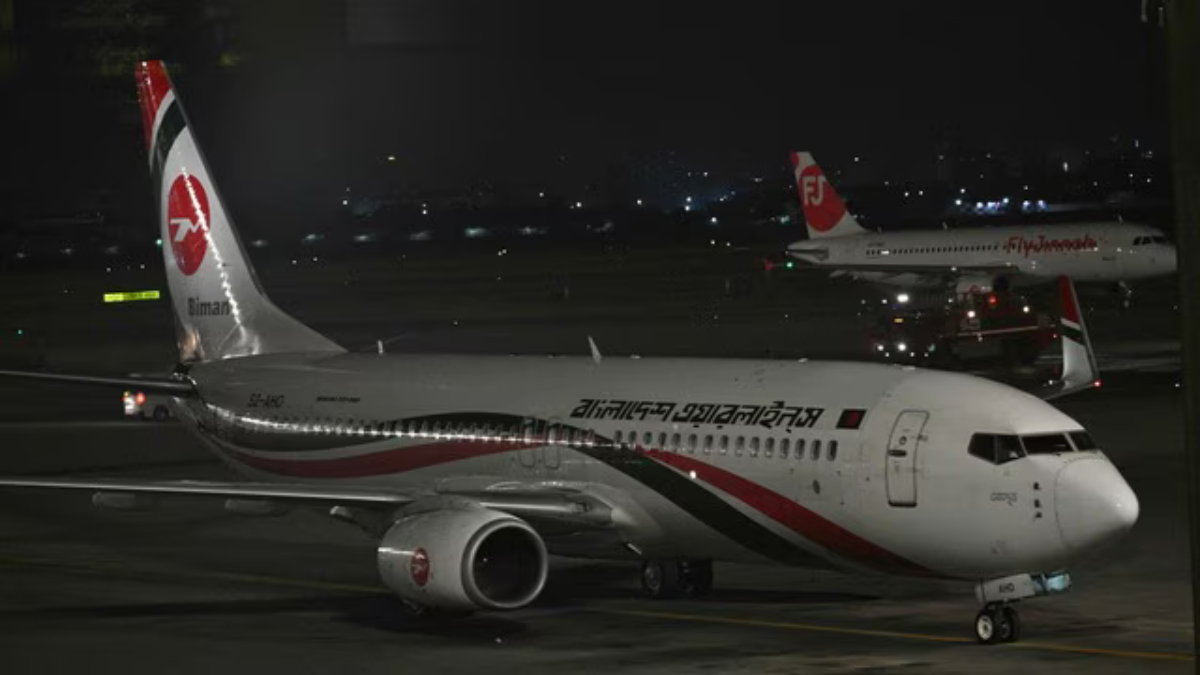 कराची में बांग्लादेश विमान