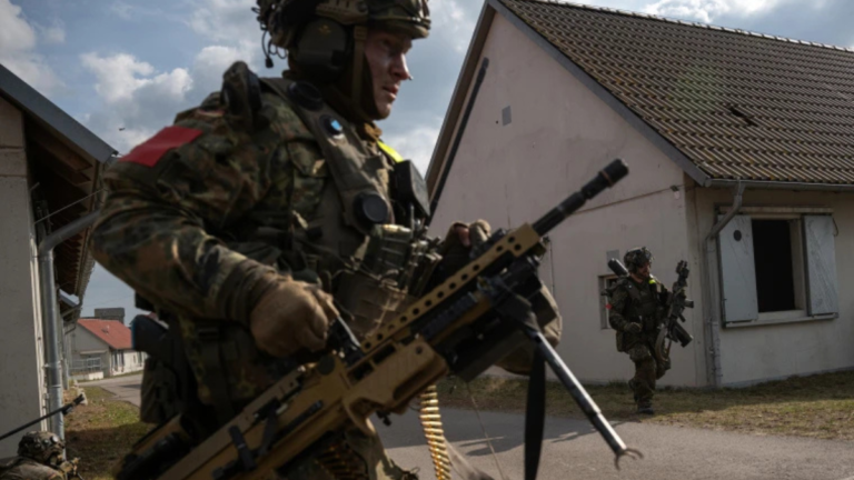 NATO यूरोप अमेरिका बगावत