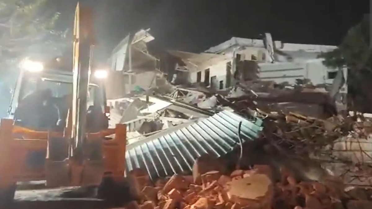 दिल्ली बुलडोजर मस्जिद सच