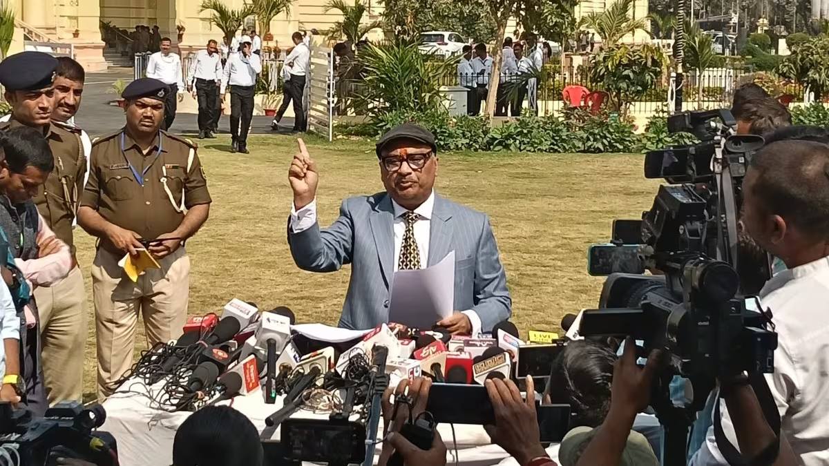 CM करीबी संपत्ति विवाद