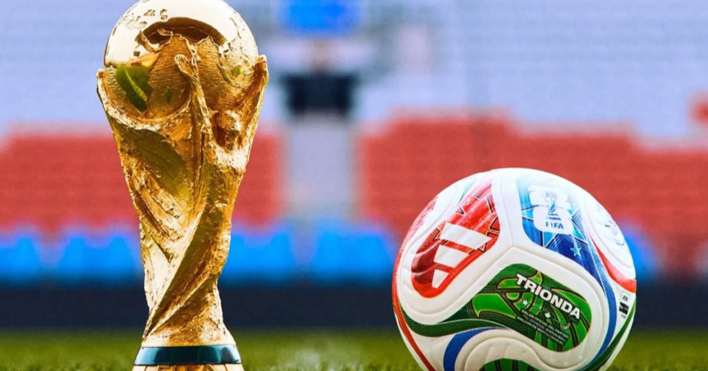 फुटबॉलर सन होङग-मिन 2026 में मैच के दौरान खेलते हुए