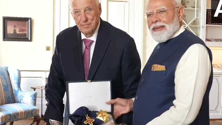 PM मोदी सम्मान